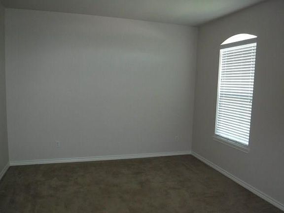 4th image of 476 Shadygrove Dr