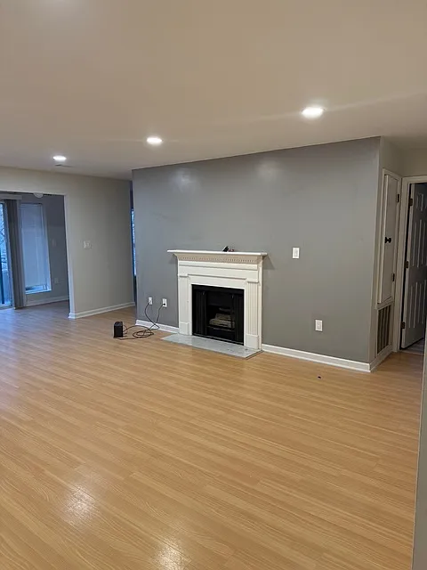 Building Photo - 25216 Plantation Dr NE