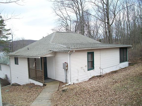 3rd image of 276 Stone Ln