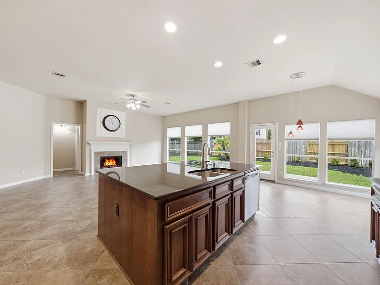 10703 Twilight Creek Ln — Photo 16