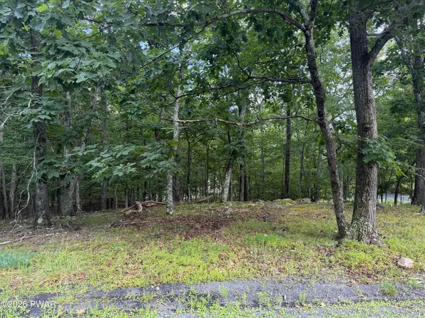 LOT 185 Gold Finch Rd, Dingmans Ferry, PA 18324