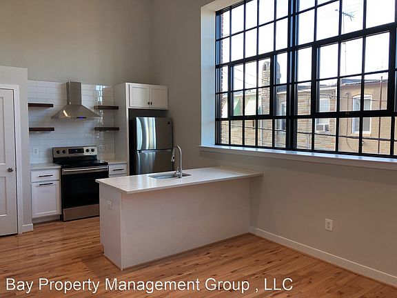 2nd image of 3801 Fleet St #201