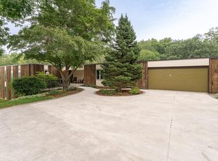 2040 Merrihills Dr SW, Rochester, MN 55902