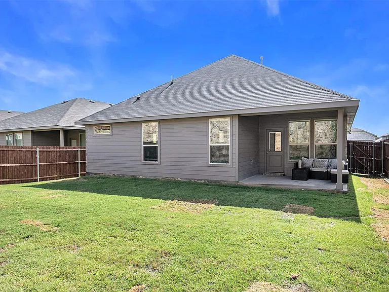 229 Dunmore Dr — Photo 22