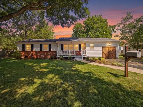 3036 Coach House Ln, Virginia Beach, VA 23452