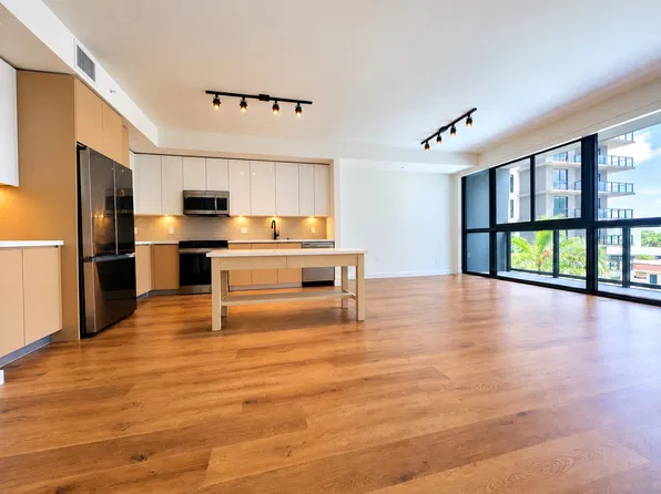 1652 NE 124th St #476, Miami, FL 33181