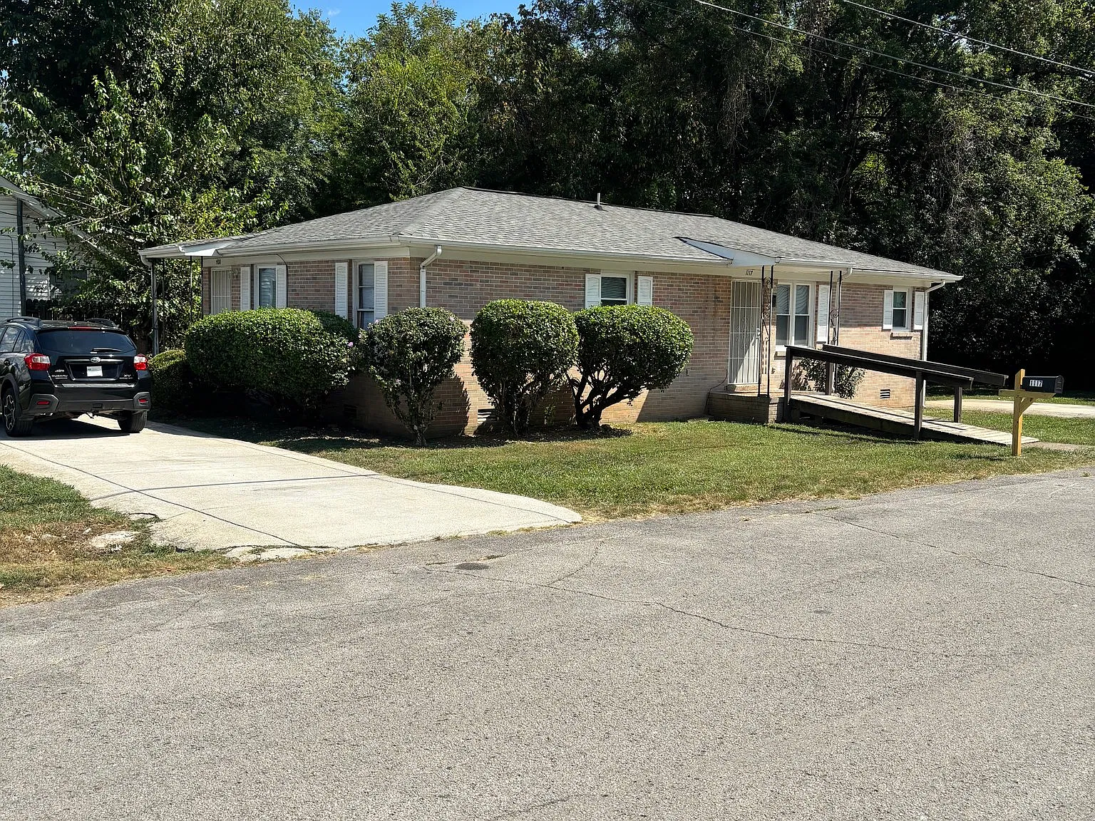 1117 Bridge St. — Photo 1