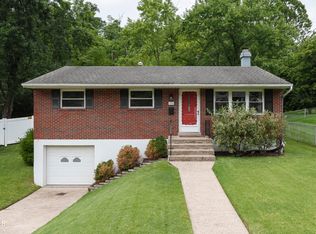 154 Valley View Dr, Southgate, KY 41071