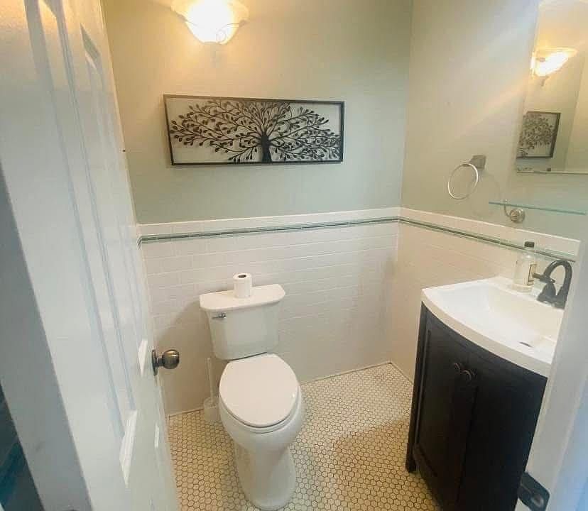 2nd image of 1848 Stonebrook Way