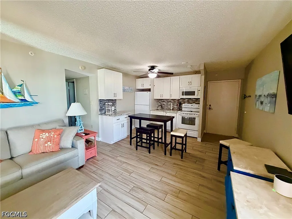 1 bed, 1.0 bath, 518 sqft, $2,000 — Photo 3