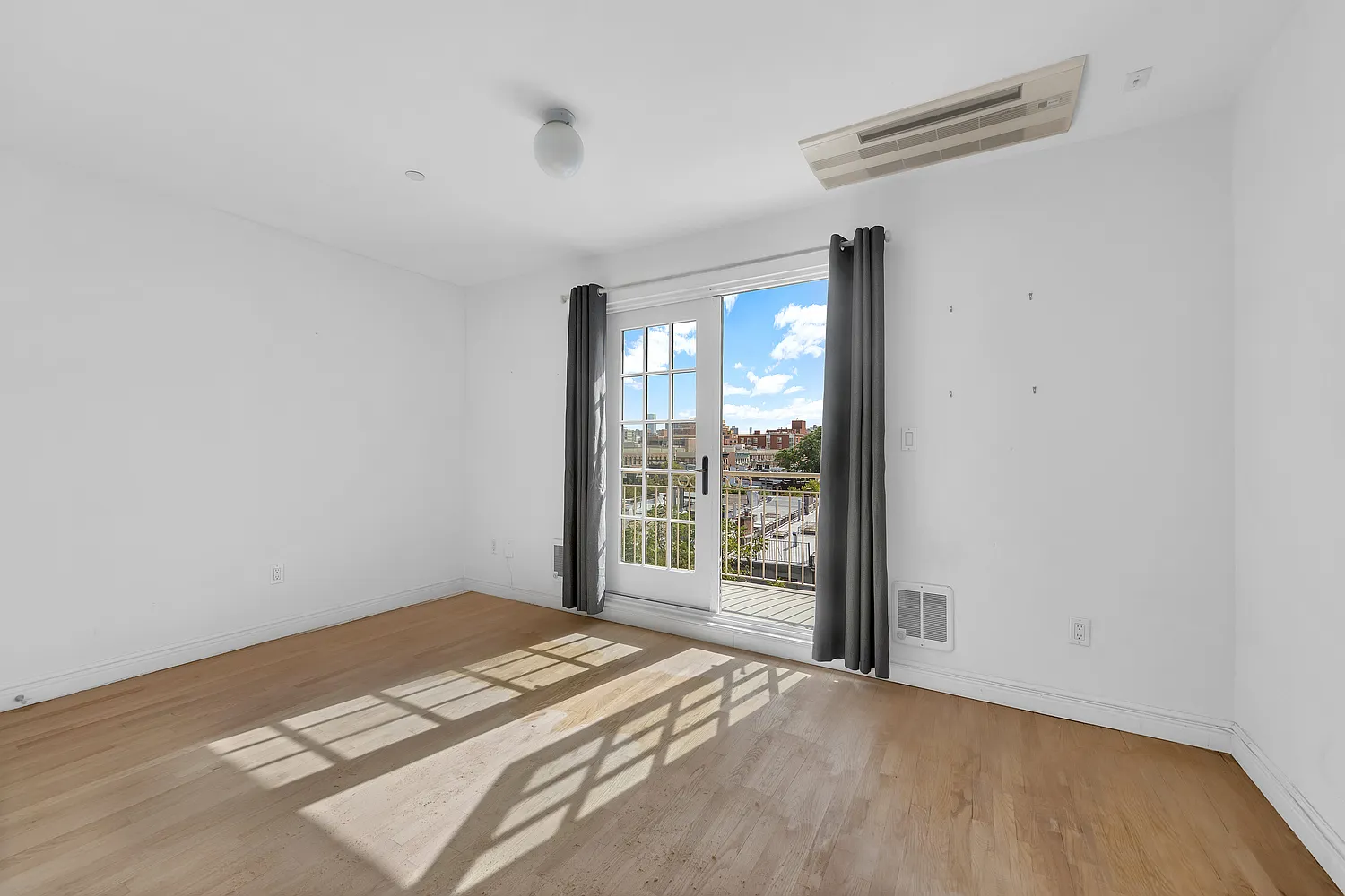 352 West 123rd Street — Photo 4