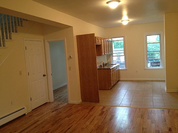 2nd image of 323 Whiton St