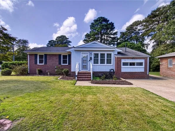 1 Carolyn Dr, Newport News, VA 23606