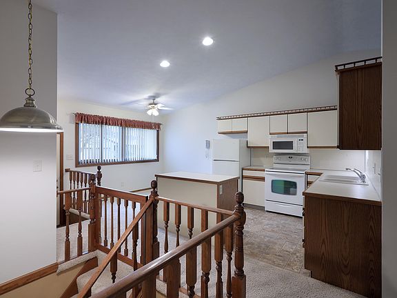 4th image of 7019 Gardenview Ct SW #20