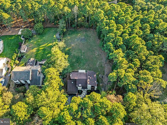 4th image of 31 Stone Mountain Ln