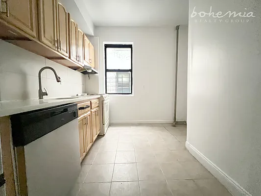 Rented by Bohemia Realty Group | media 3