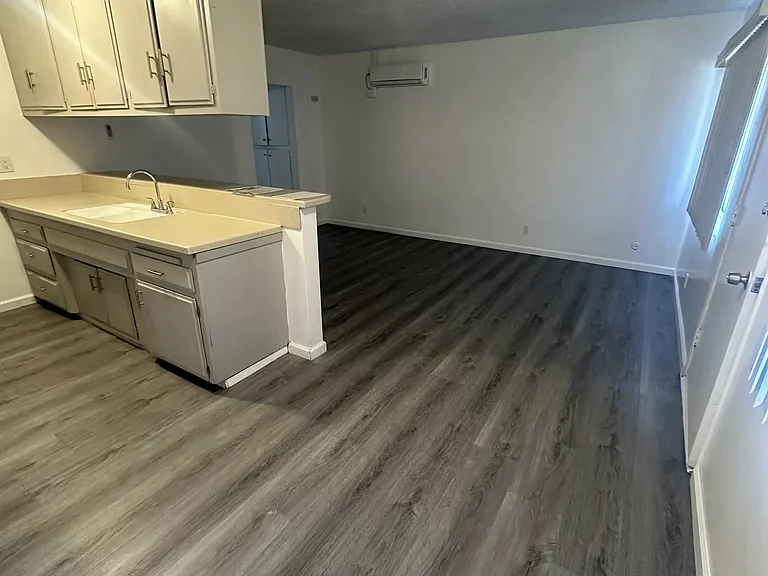 6318 Gentry St #D — Photo 4