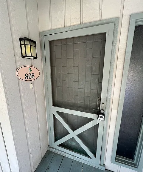808 Pinewood Ct #808 — Photo 2