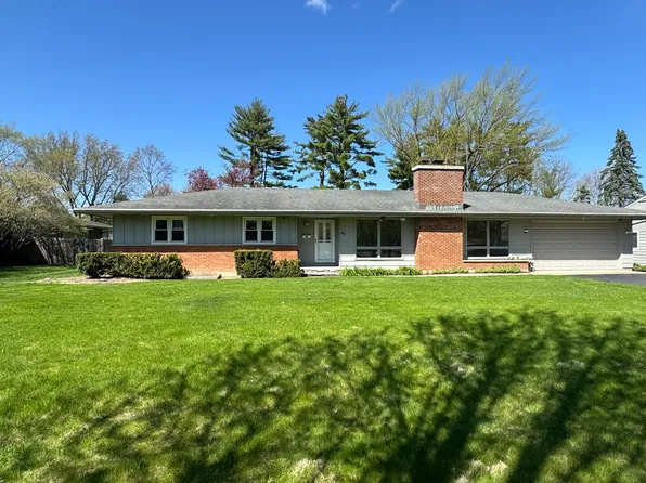 560 Marion Ave, Saint Charles, IL 60174