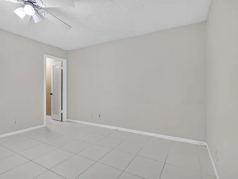 40 Burgundy Dr #A — Photo 22