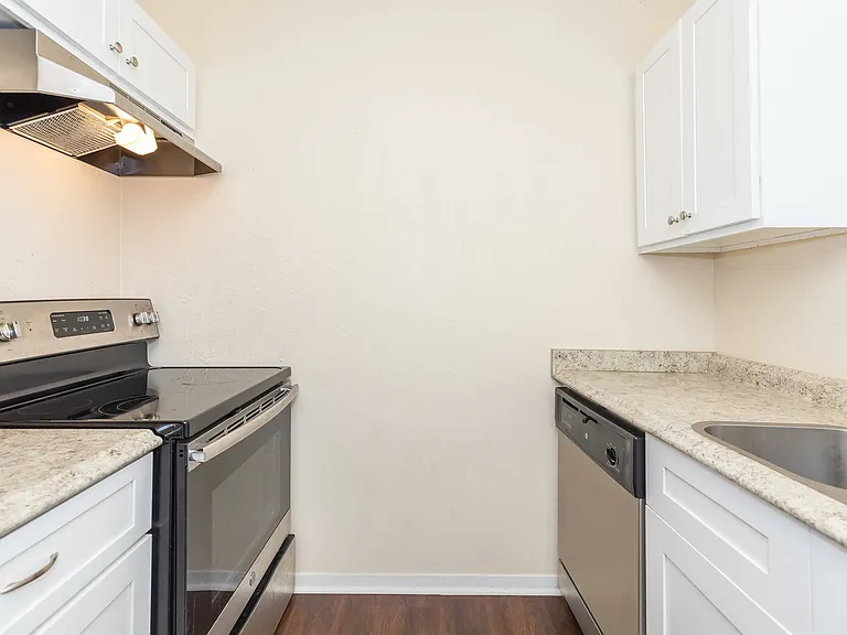Camelot Apartments — Photo 11