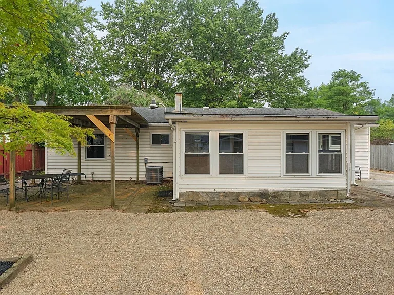 7365 Chennault Dr — Photo 37