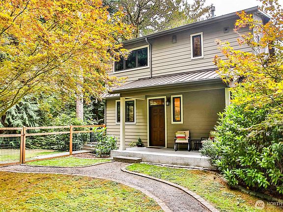 5th image of 8039 Cultus Bay Road