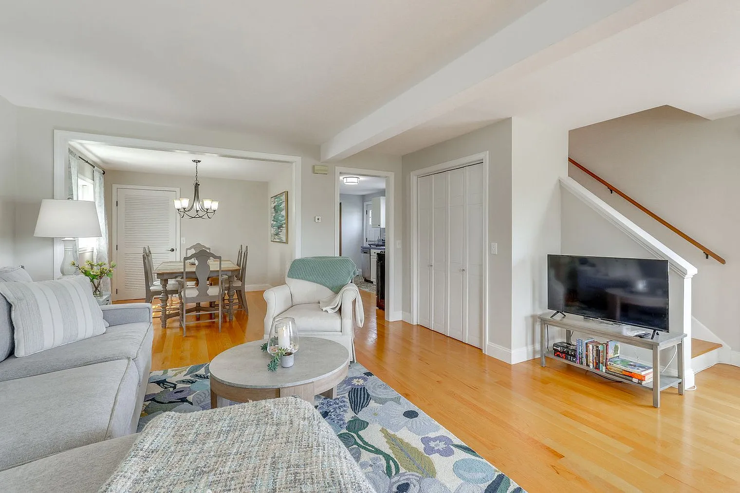 4 bed, 1.0 bath, 1517 sqft, $9,257 — Photo 1