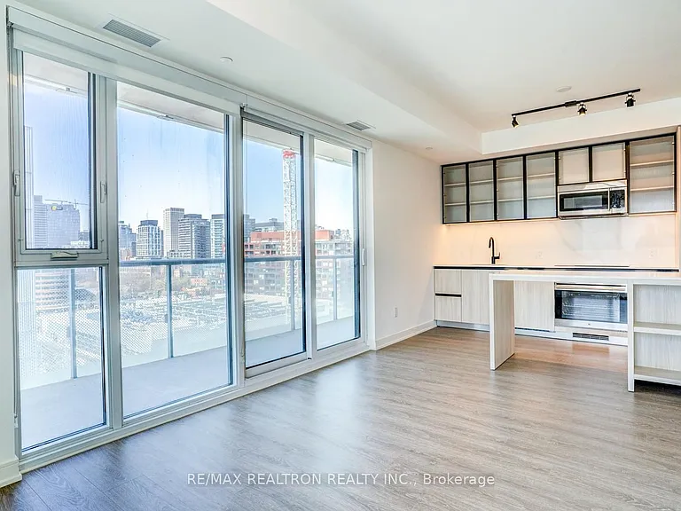 425 Front St E #1213 — Photo 8