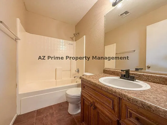 583 W Racine Loop — Photo 19
