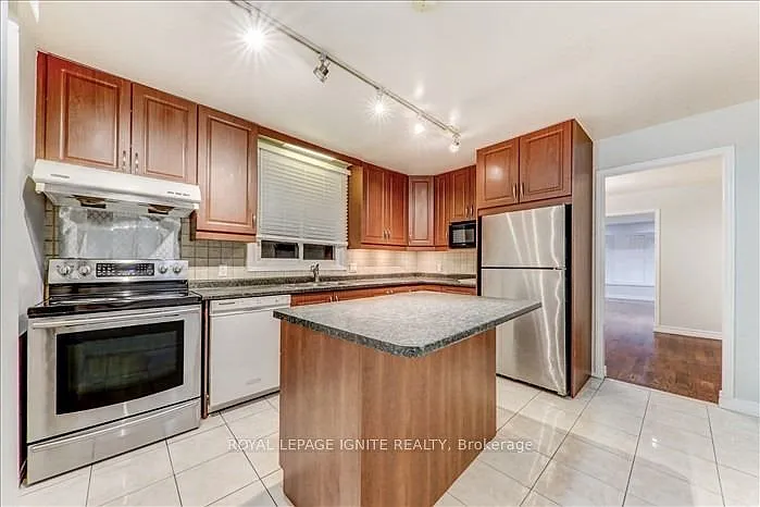 23 Longbow Sq — Photo 5