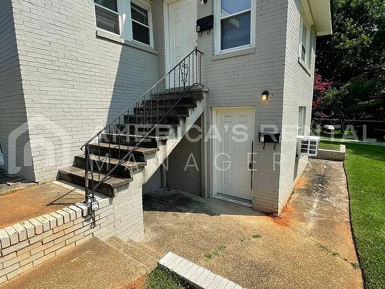 1701 Berkley Avenue — Photo 22