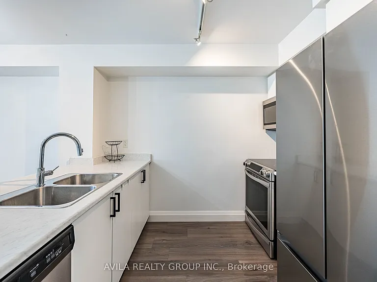 8 Trent Ave #704 — Photo 12