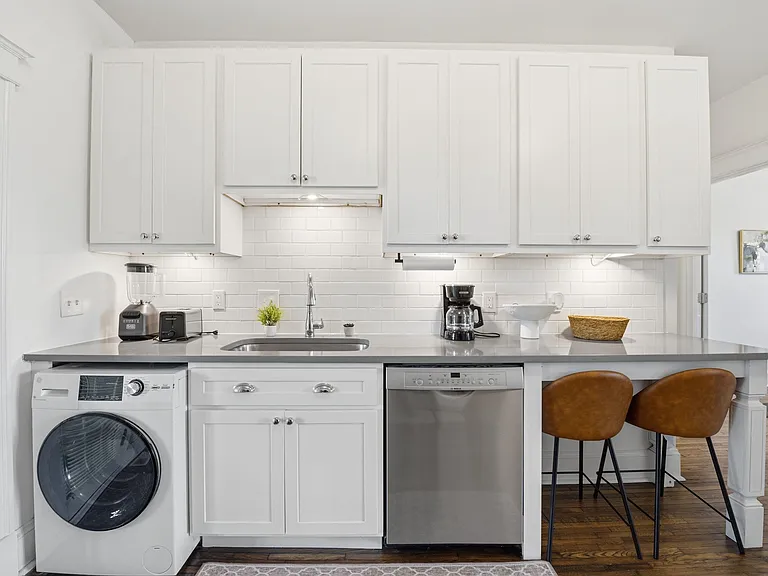 5744 Pershing Ave #1W — Photo 8