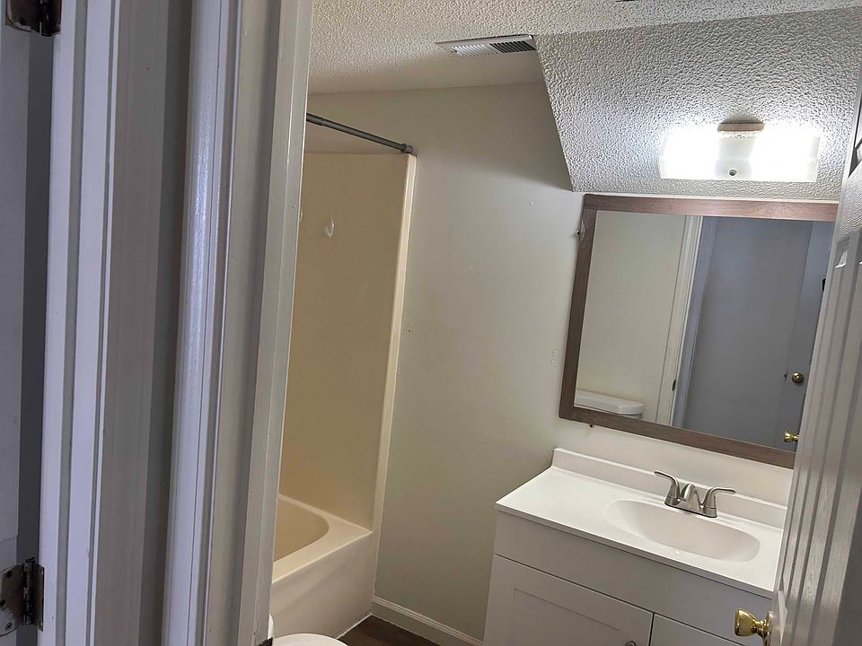 1st image of 3916-3918 Olympic Ct