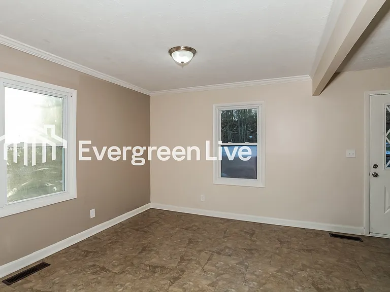 9502 Crestbrook Dr — Photo 5