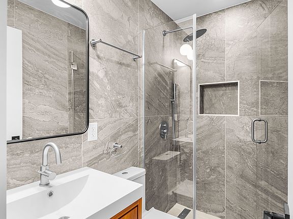 4th image of 236 W 15th St APT 62