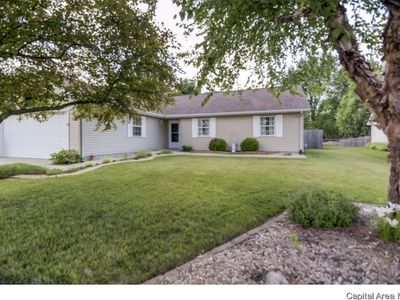 2215 White Oaks Dr, Taylorville, IL, 62568