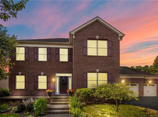 809 Westminster Ln, Cranberry Township, PA 16066