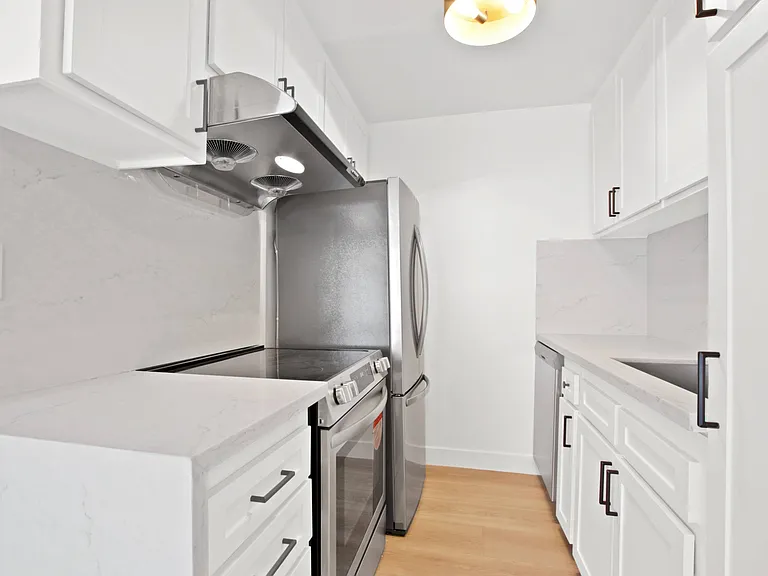 1525 Amherst — Photo 3