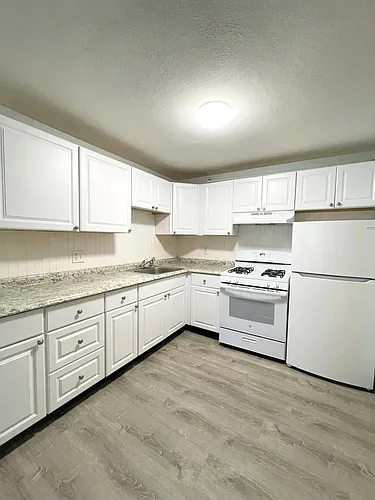 211 W Squantum St Photo 1