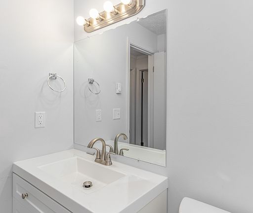 4th image of 913 Constitution Ave APT 1