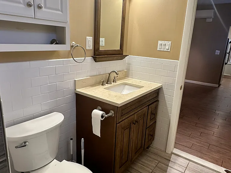 2637 E Ontario St #1B — Photo 8