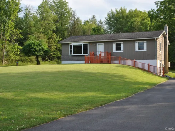 873 Hill Ave, Pine Bush, NY 12566