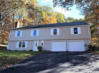 11 Parker Dr, East Lyme, CT 06333