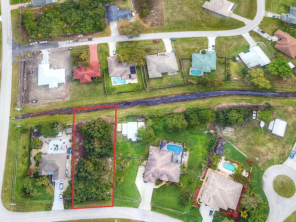 1st image of 243 SW North Wakefield Cir