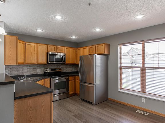 5th image of 2882 Clover Ridge Dr