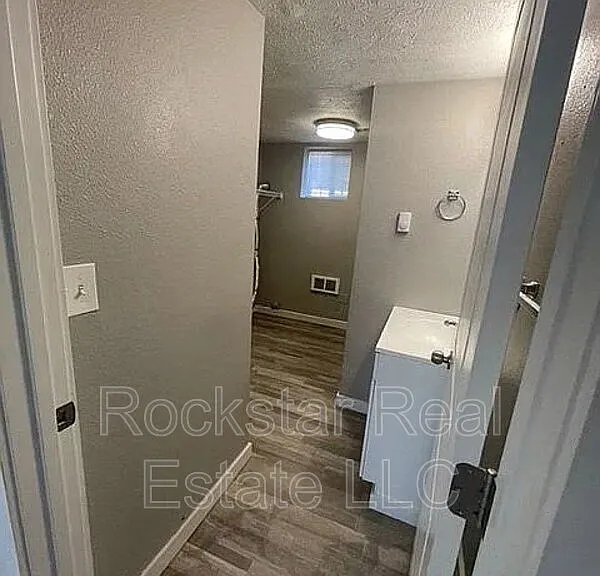 2213 N Perry St — Photo 6