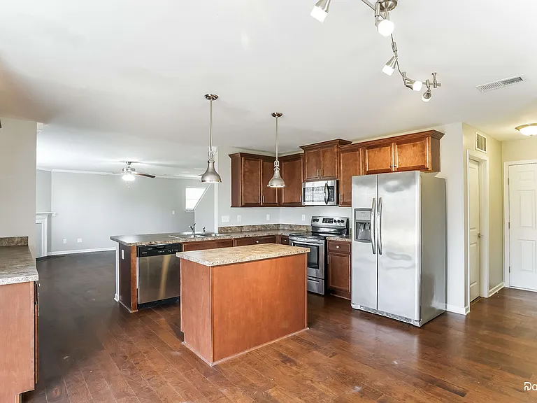 1408 Glenwater Dr — Photo 3