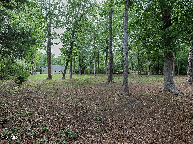 137 Wilburne Dr — Photo 37